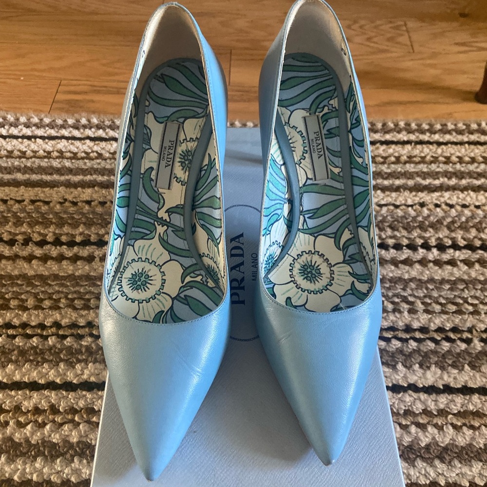 Gorgeous light blue Prada 90mm stiletto heels size 39
